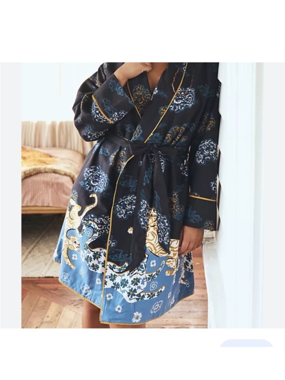 Anthropologie Elegant dark navy Black and Gold  tiger pattern Women's Robe